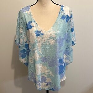Vamp Floral Lace Poncho Top in Blue and White